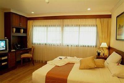 фото отеля Admiral Suites Bangkok