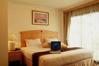 фото отеля Admiral Suites Bangkok