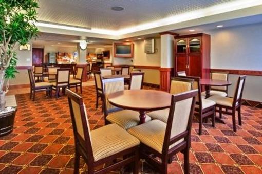 фото отеля Holiday Inn Express Red Deer