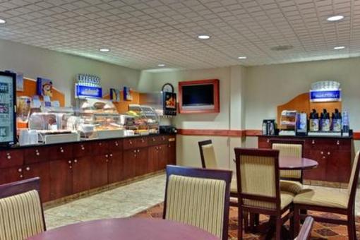 фото отеля Holiday Inn Express Red Deer