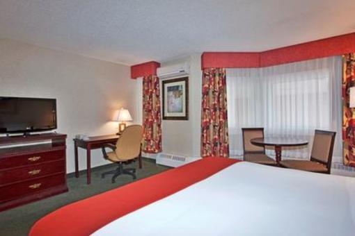 фото отеля Holiday Inn Express Red Deer