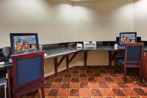 фото отеля Holiday Inn Express Red Deer