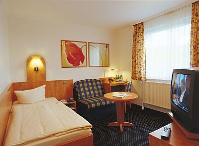 фото отеля Hotel Lindenhof Luebeck