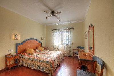 фото отеля Hotel Del Almirante Collingwood House Menorca