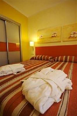 фото отеля Apartamentos Parot Ibiza