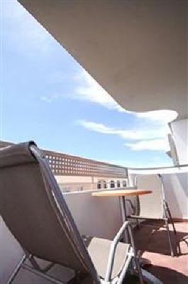 фото отеля Apartamentos Parot Ibiza