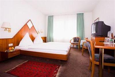 фото отеля Hotel Hirsch Kehl
