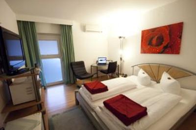 фото отеля Hotel Rosenhof Ramstein-Miesenbach