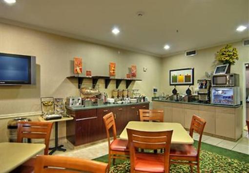фото отеля Fairfield Inn & Suites Medford