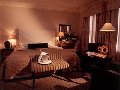 фото отеля Kingston Lodge Hotel London