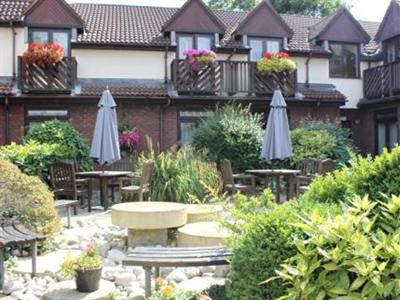 фото отеля Kingston Lodge Hotel London