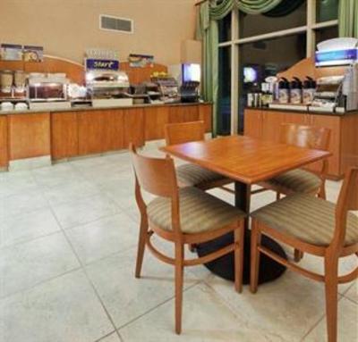 фото отеля Holiday Inn Express Hotel & Suites Carson City