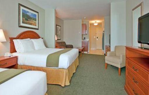 фото отеля Holiday Inn Express and Suites Medicine Hat