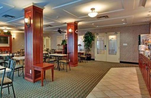 фото отеля Holiday Inn Express and Suites Medicine Hat