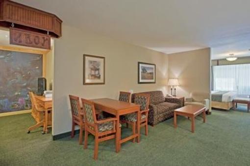 фото отеля Holiday Inn Express and Suites Medicine Hat