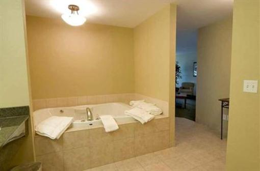 фото отеля Holiday Inn Express and Suites Medicine Hat
