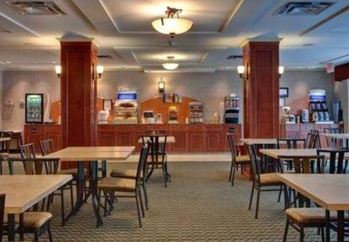 фото отеля Holiday Inn Express and Suites Medicine Hat