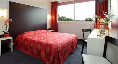 фото отеля Hotel Le Clos Roussillon Vitrac