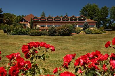 фото отеля Hotel Le Clos Roussillon Vitrac