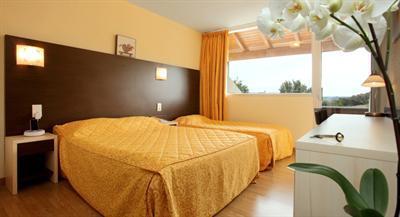 фото отеля Hotel Le Clos Roussillon Vitrac