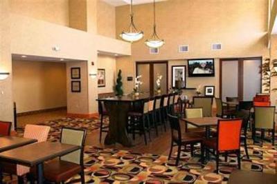 фото отеля Hampton Inn & Suites Cedar Rapids - North