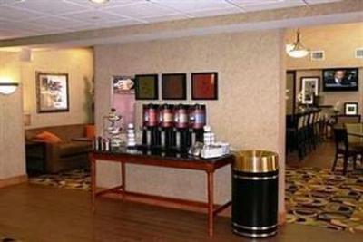 фото отеля Hampton Inn & Suites Cedar Rapids - North