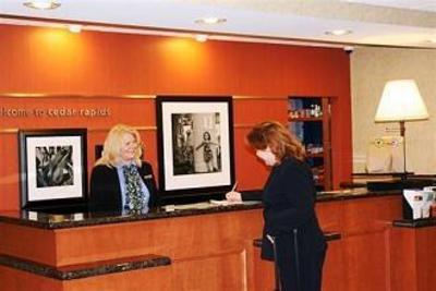 фото отеля Hampton Inn & Suites Cedar Rapids - North