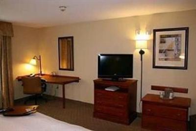 фото отеля Hampton Inn & Suites Cedar Rapids - North