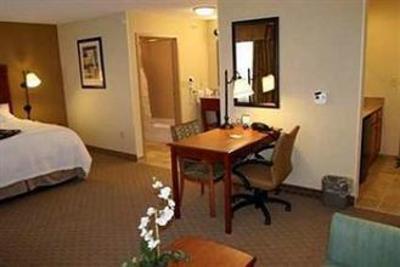 фото отеля Hampton Inn & Suites Cedar Rapids - North