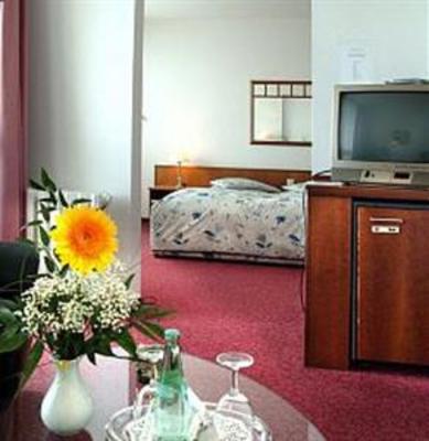 фото отеля Hotel Am Ring Neubrandenburg