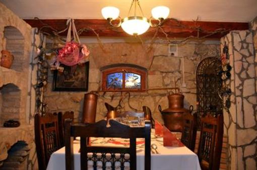 фото отеля Hotel Nyilas Fogadó