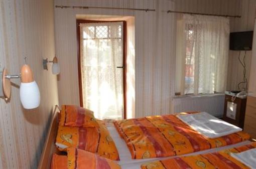 фото отеля Hotel Nyilas Fogadó