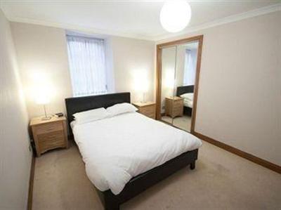 фото отеля Edinburgh Caledonian Apartments