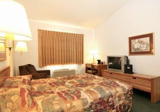 фото отеля Econo Lodge Watertown