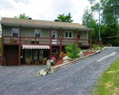 фото отеля Gordon Hoselton Presents Lac McGregor Montagne B&B