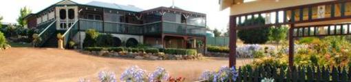 фото отеля Gooromon Park Cottages