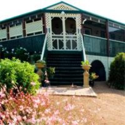фото отеля Gooromon Park Cottages