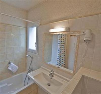 фото отеля Hotel Les Oliviers Fayence