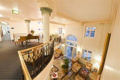 фото отеля Schlosshotel Grosser Gasthof Van Der Valk Ballenstedt