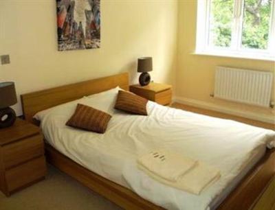 фото отеля Flexi Lets Farnborough