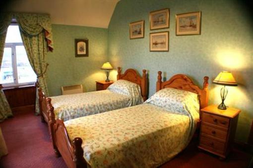 фото отеля Lochboisdale Hotel