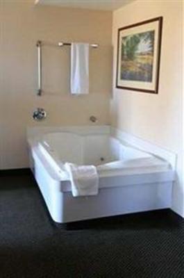 фото отеля Hampton Inn and Suites Newtown