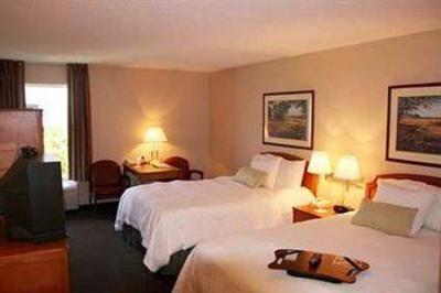 фото отеля Hampton Inn and Suites Newtown