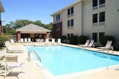 фото отеля Hampton Inn and Suites Newtown