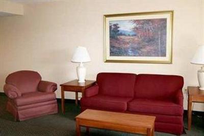 фото отеля Hampton Inn and Suites Newtown