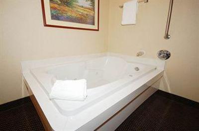 фото отеля Hampton Inn and Suites Newtown