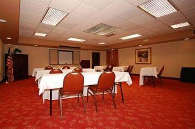 фото отеля Hampton Inn and Suites Newtown