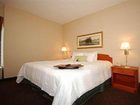 фото отеля Hampton Inn and Suites Newtown