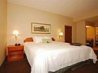 фото отеля Hampton Inn and Suites Newtown