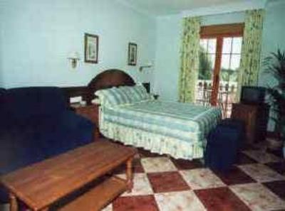 фото отеля Hostal Cabo Roche